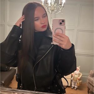 Meet your Posher, Johnnie